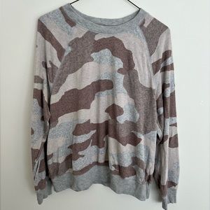 Aerie Comfty Camo Pullover size Medium